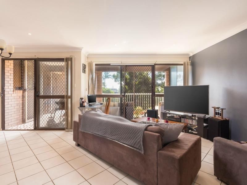 6/7 Nyrang Avenue, Palm Beach QLD 4221
