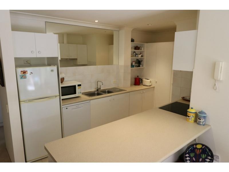 4/6 Albert Street, Burleigh Heads QLD 4220