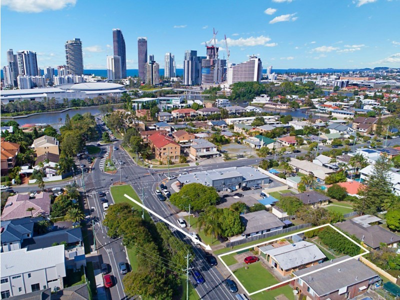 22 T E Peters Drive, Broadbeach Waters QLD 4218