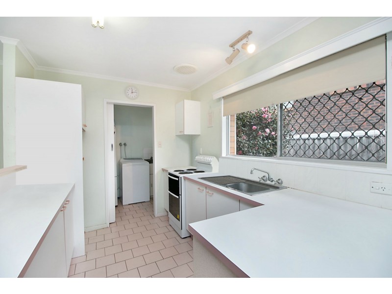 22 T E Peters Drive, Broadbeach Waters QLD 4218
