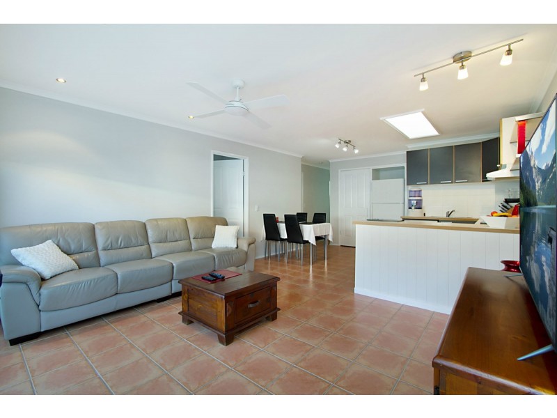 2/3 Peacock Place, Burleigh Waters QLD 4220