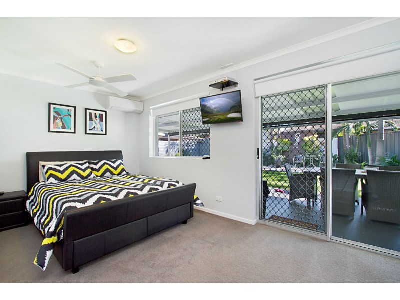 2/3 Peacock Place, Burleigh Waters QLD 4220