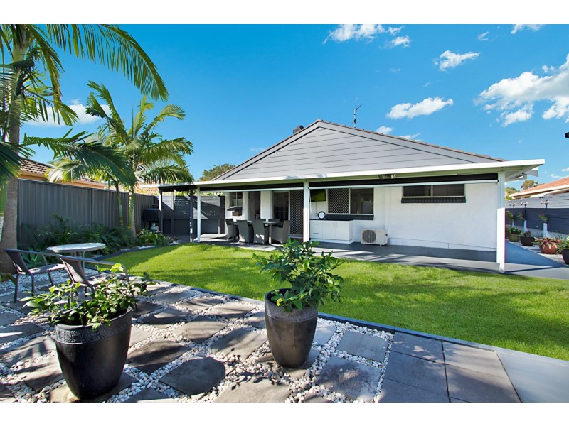 2/3 Peacock Place, Burleigh Waters QLD 4220