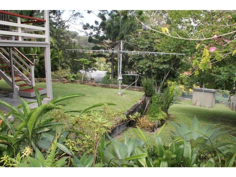 202 Ocean Parade, Burleigh Heads QLD 4220