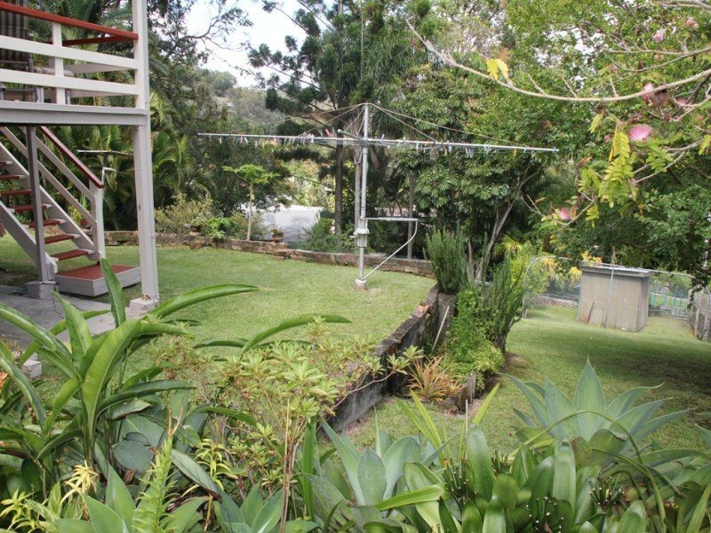 202 Ocean Parade, Burleigh Heads QLD 4220
