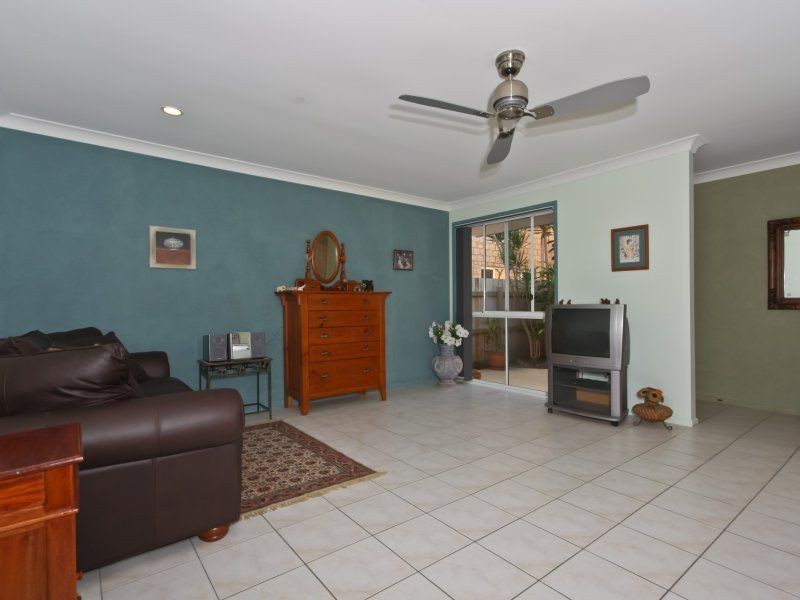 2/108 Nobby Parade, Miami QLD 4220