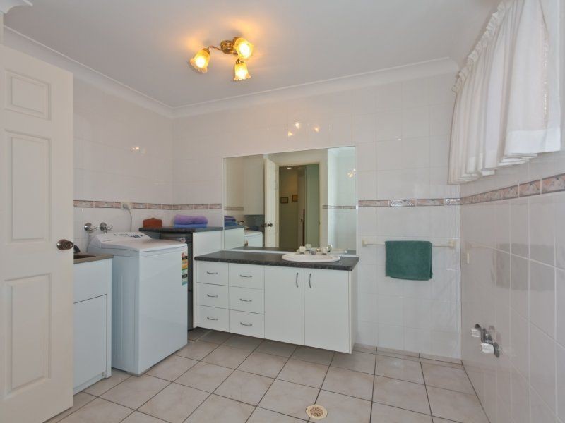 2/108 Nobby Parade, Miami QLD 4220