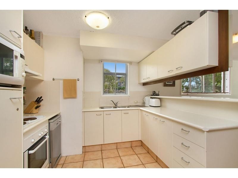 Unit 9/34 Hayle Street, Burleigh Heads QLD 4220