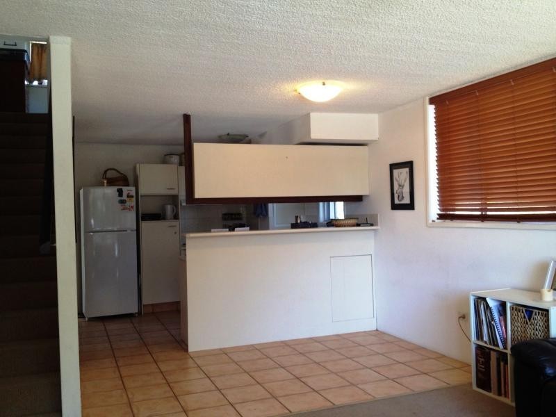 Unit 9/34 Hayle Street, Burleigh Heads QLD 4220