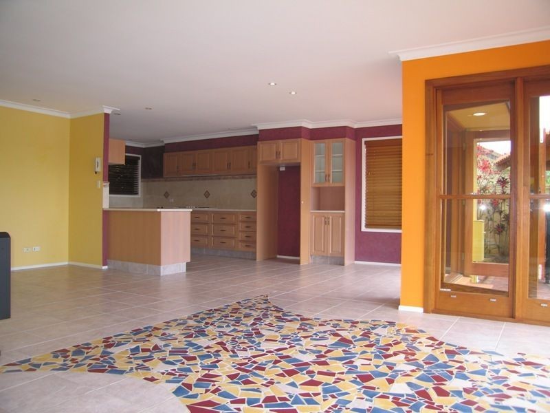 206 Acanthus Avenue, Burleigh Waters QLD 4220