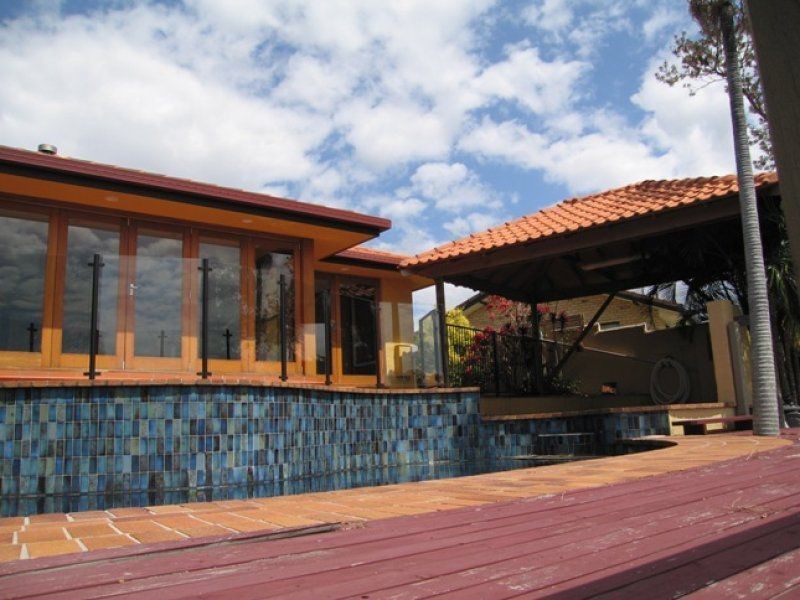 206 Acanthus Avenue, Burleigh Waters QLD 4220