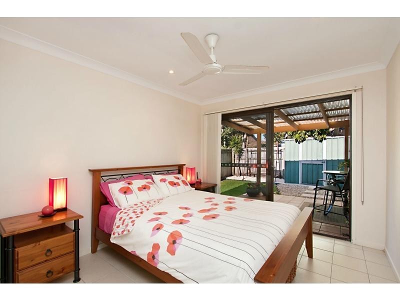 2/22 Peacock Place, Burleigh Waters QLD 4220