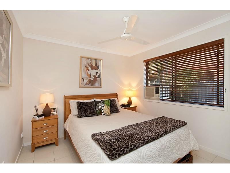 2/22 Peacock Place, Burleigh Waters QLD 4220