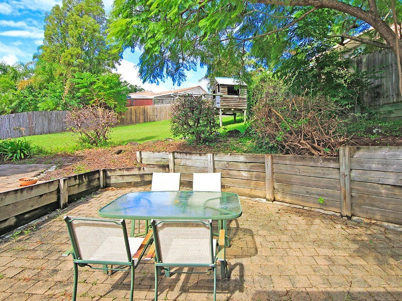 4 Pinehurst Place, Robina QLD 4226