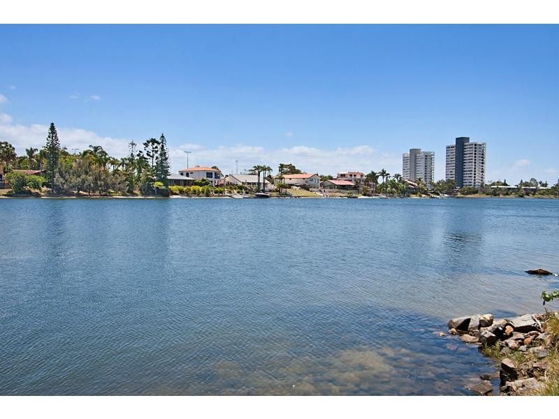1/12 Aquila Court, Mermaid Waters QLD 4218