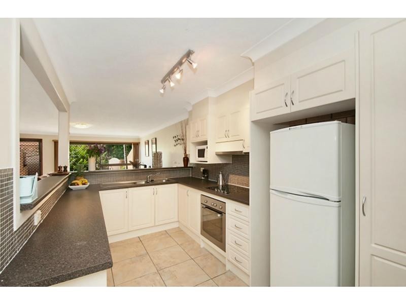 27/105 Christine Avenue, Burleigh Waters QLD 4220