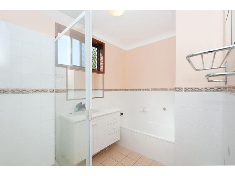 27/105 Christine Avenue, Burleigh Waters QLD 4220