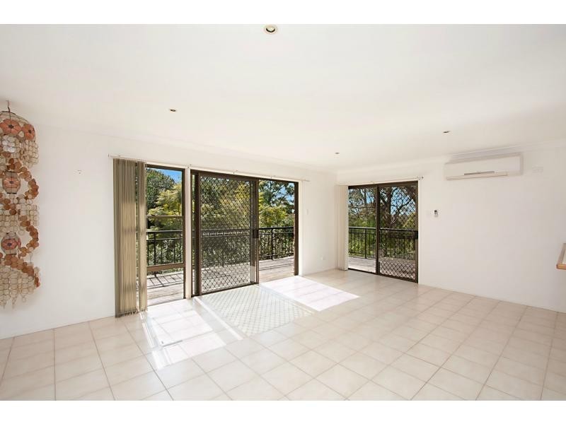 4 Harmes Place, Tallebudgera QLD 4228