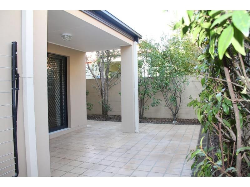 1/23 Bayswater Avenue, Varsity Lakes QLD 4227