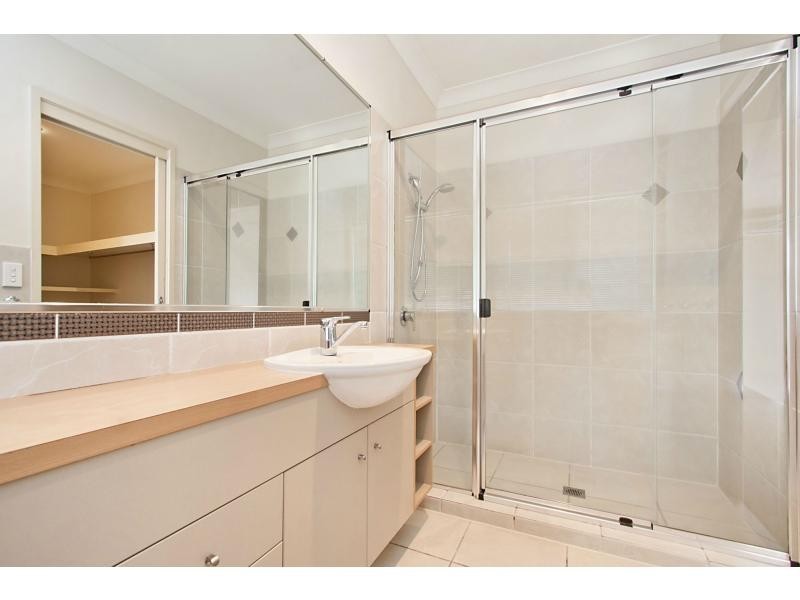 1/23 Bayswater Avenue, Varsity Lakes QLD 4227