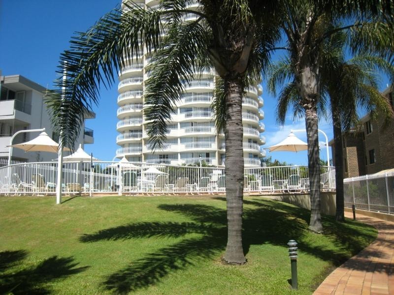 Unit 2C/3 Second Avenue, Burleigh Heads QLD 4220