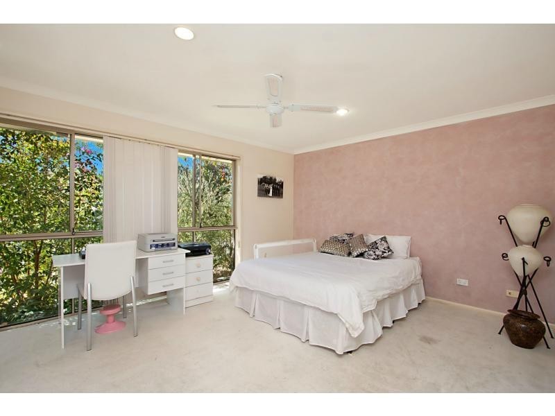 13 Rainbird Close, Burleigh Waters QLD 4220