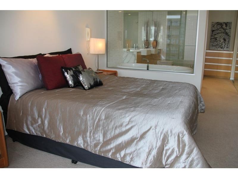 1065/2 The Esplanade, Burleigh Heads QLD 4220