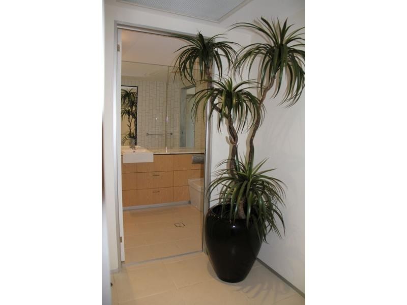 1065/2 The Esplanade, Burleigh Heads QLD 4220