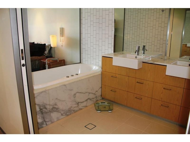 1065/2 The Esplanade, Burleigh Heads QLD 4220