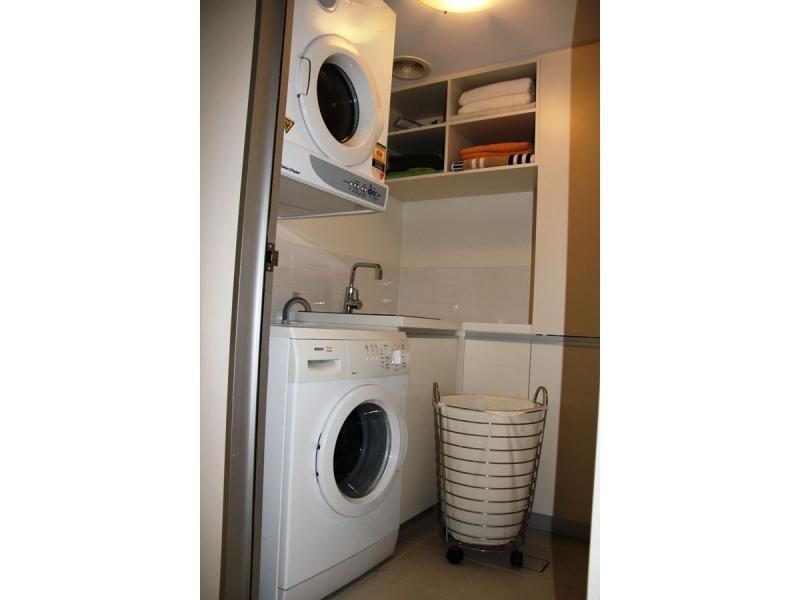 1065/2 The Esplanade, Burleigh Heads QLD 4220