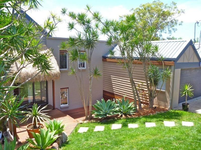 16 Tanjenong Place, Burleigh Heads QLD 4220