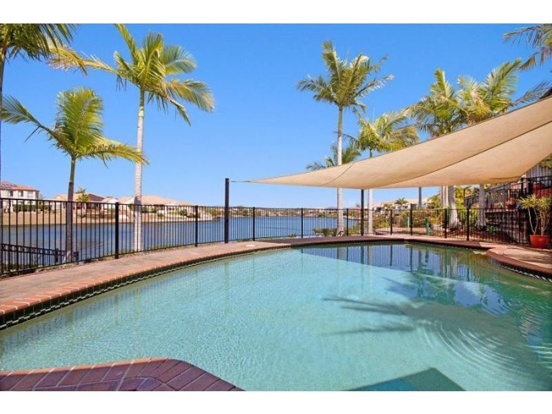 1/2 Beachcomber Court, Burleigh Waters QLD 4220