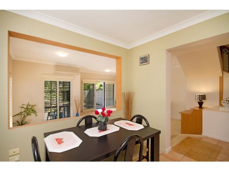 1/2 Beachcomber Court, Burleigh Waters QLD 4220