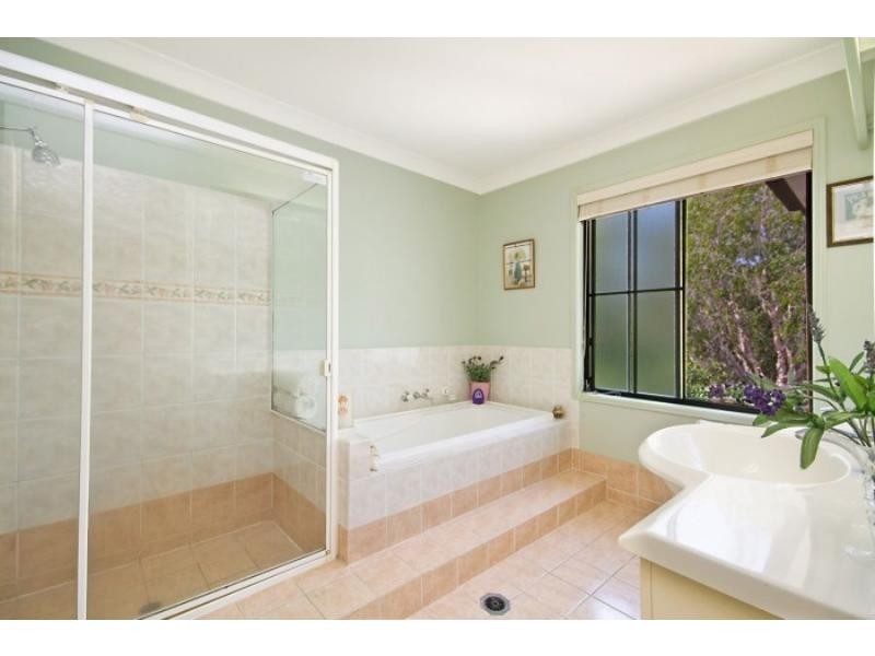 1/2 Beachcomber Court, Burleigh Waters QLD 4220