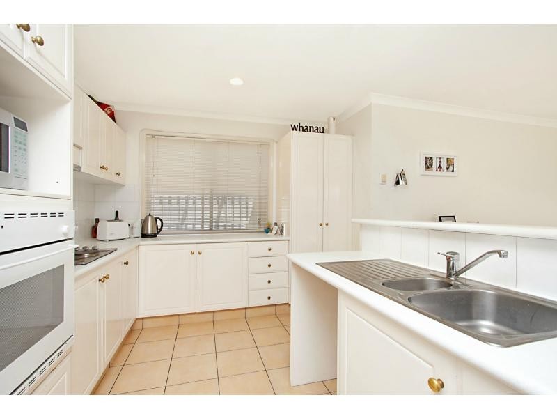 9 Rainbird Close, Burleigh Waters QLD 4220