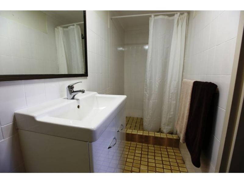 2/2 Sunbird Street, Burleigh Waters QLD 4220