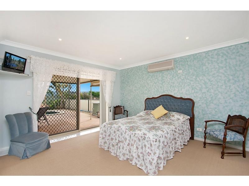 12 Royal View Close, Burleigh Heads QLD 4220