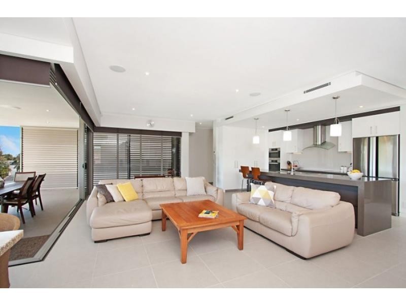 3/8 Murlong Crescent, Palm Beach QLD 4221