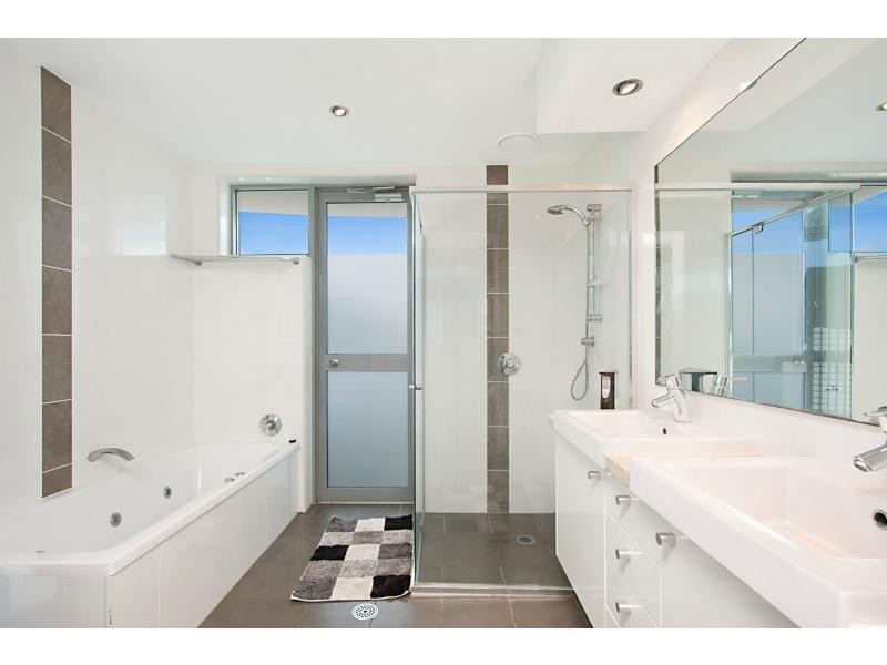 3/78 The Esplanade, Burleigh Heads QLD 4220
