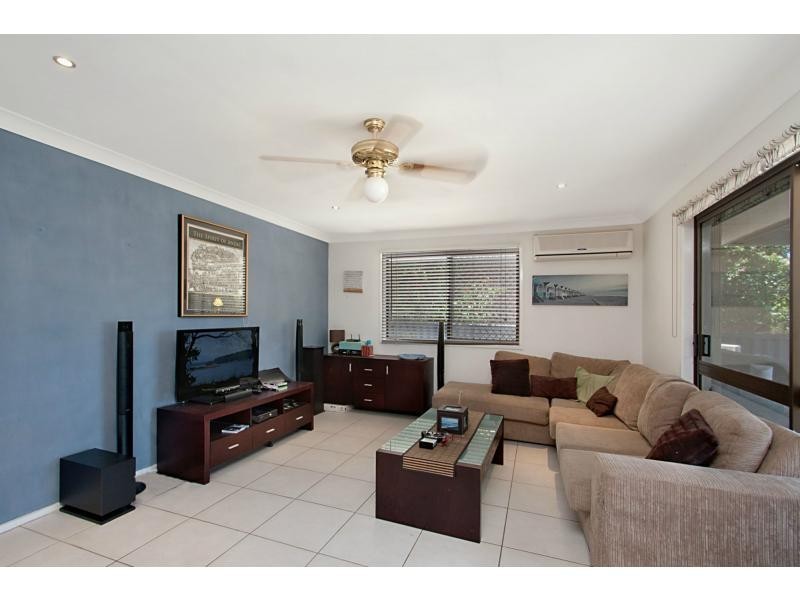 2/20 Adams Avenue, Miami QLD 4220