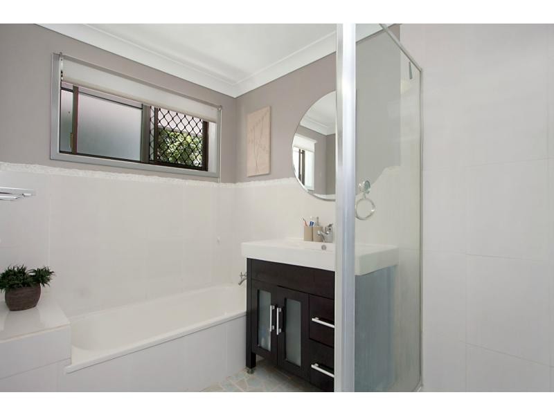 2/20 Adams Avenue, Miami QLD 4220