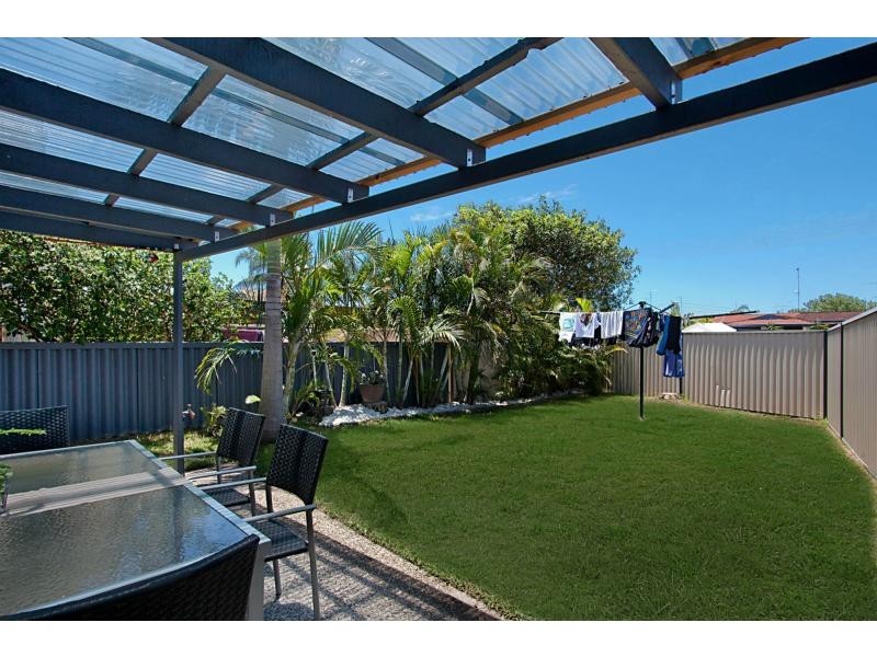 2/20 Adams Avenue, Miami QLD 4220