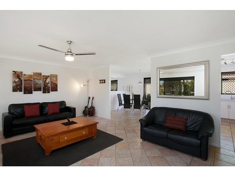 3 Oakland Court, Burleigh Waters QLD 4220