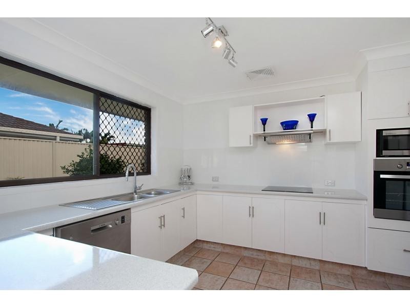 3 Oakland Court, Burleigh Waters QLD 4220
