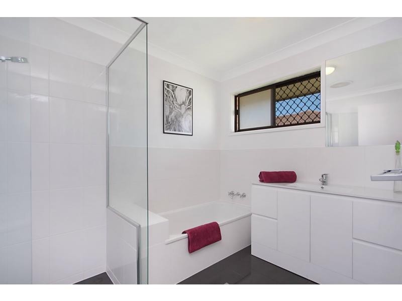 3 Oakland Court, Burleigh Waters QLD 4220