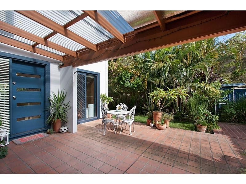 3/2 Karri Court, Burleigh Heads QLD 4220