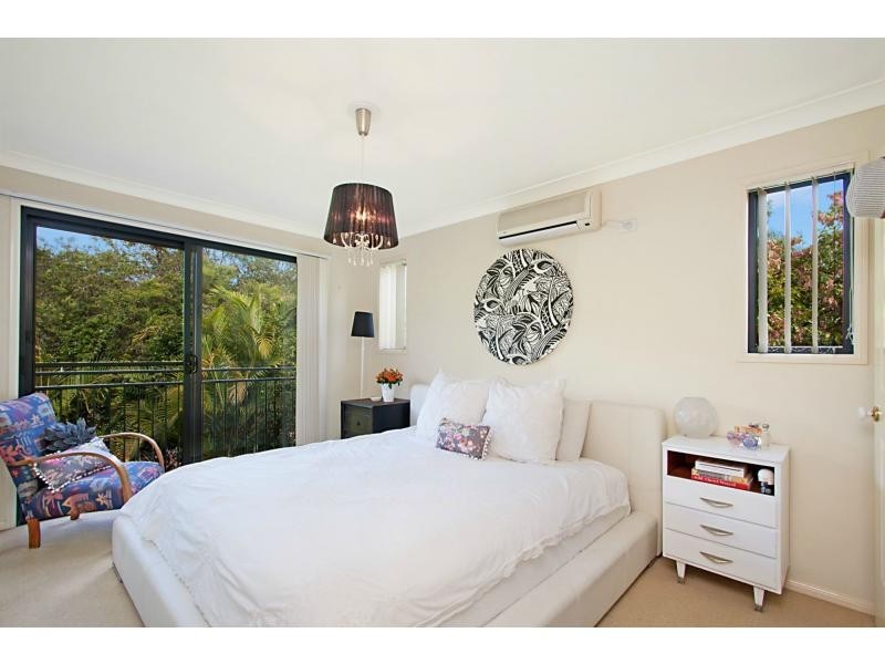 3/2 Karri Court, Burleigh Heads QLD 4220