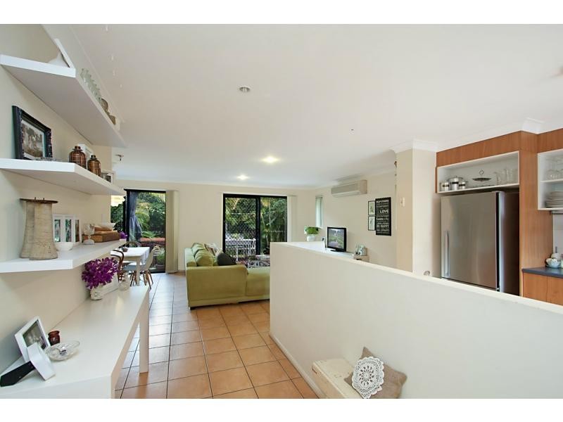 3/2 Karri Court, Burleigh Heads QLD 4220