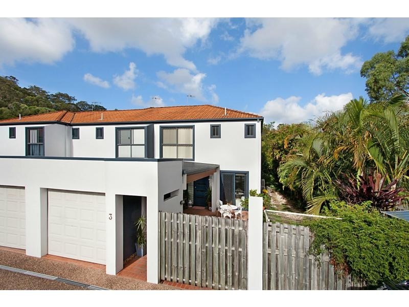 3/2 Karri Court, Burleigh Heads QLD 4220