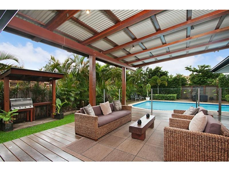 40 Wedgebill Parade, Burleigh Waters QLD 4220